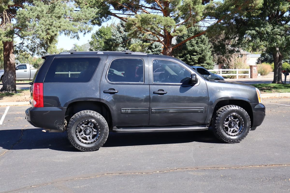 Used 2011 GMC Yukon SLT w/ SLT-2 Equipment Package AWD/4WD image 4