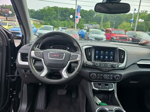 Used 2023 GMC Terrain SLE w/ Driver Convenience Package AWD/4WD image 15