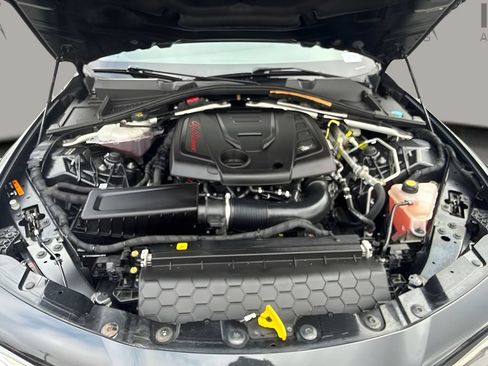 Used 2017 Alfa Romeo Giulia Ti w/ TI 19" Sport Package RWD image 26