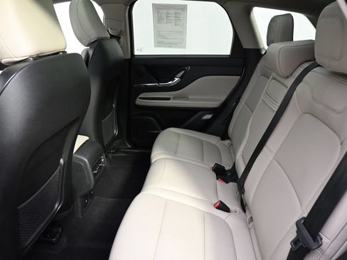 Used 2026 Lincoln Corsair Premiere AWD/4WD image 21