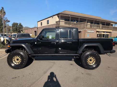 Certified 2020 Jeep Gladiator Sport w/ Quick Order Package 24S image 8