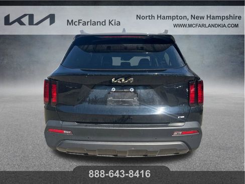 Used 2023 Kia Sorento S w/ Panoramic Sunroof Package AWD/4WD image 7