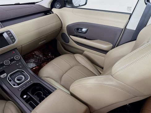 Used 2018 Land Rover Range Rover Evoque SE image 23