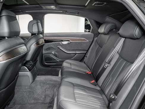 Used 2025 Audi A8 L 3.0T AWD/4WD image 19