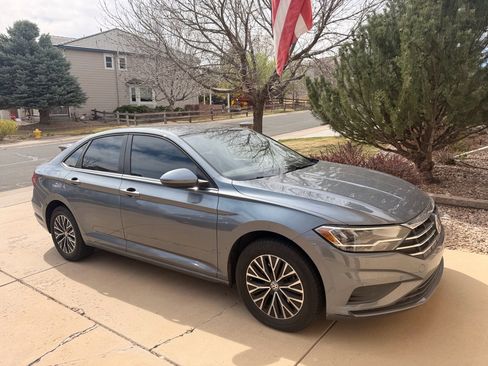 Used 2019 Volkswagen Jetta SE w/ Cold Weather Package image 8