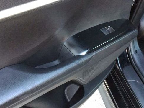 Used 2025 Toyota Camry SE image 11