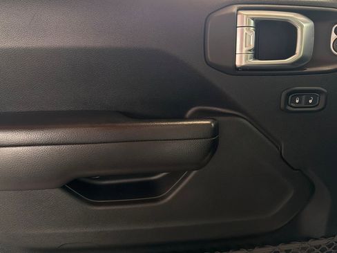 Used 2021 Jeep Gladiator Mojave image 11