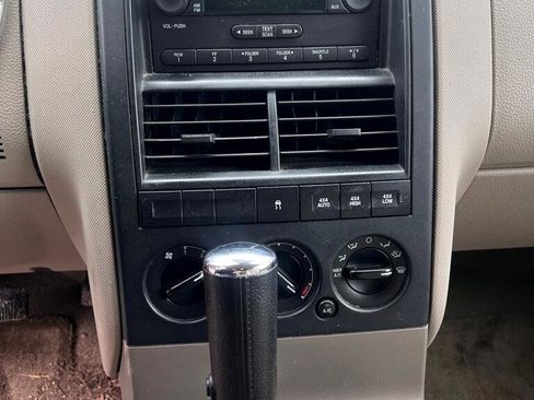 Used 2006 Ford Explorer XLS image 10