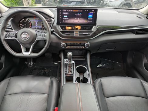 Used 2024 Nissan Altima 2.5 SR w/ SR Premium Package FWD image 14