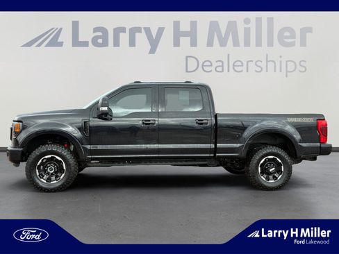 Used 2021 Ford F250 Lariat image 2