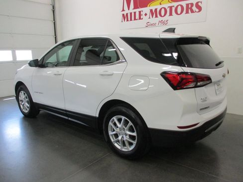 Used 2023 Chevrolet Equinox LT w/ Driver Convenience Package image 4