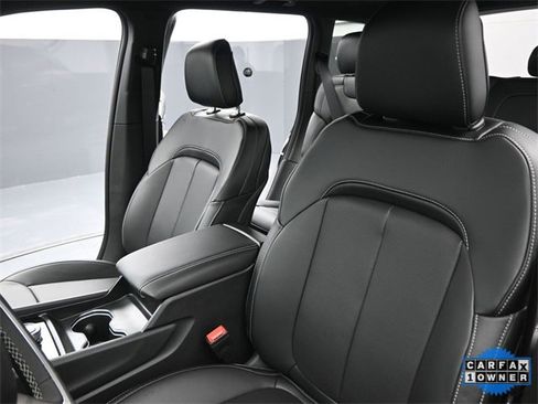 Used 2025 Jeep Grand Cherokee Limited w/ Luxury Tech Group II image 24