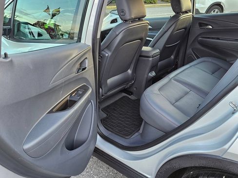 Used 2020 Chevrolet Bolt Premier w/ Infotainment Package FWD image 18