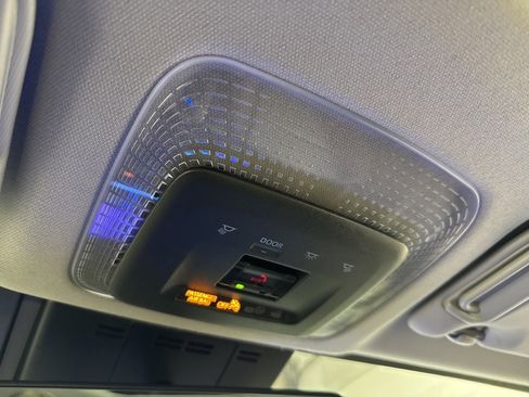 Certified 2024 Toyota Prius XLE image 31