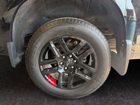 Used 2024 Chevrolet Silverado 1500 RST w/ Redline Edition AWD/4WD image 15