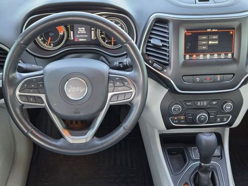 Used 2020 Jeep Cherokee Latitude Lux w/ Quick Order Package 26H Lux image 27