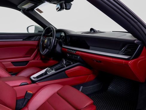 Certified 2022 Porsche 911 Carrera GTS image 7