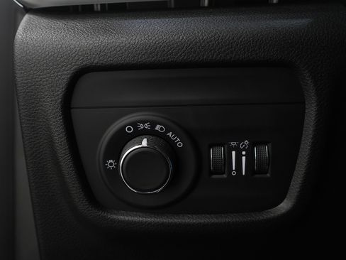 Used 2021 Jeep Grand Cherokee L Laredo image 25