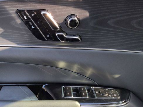 New 2025 Cadillac Lyriq Luxury image 11