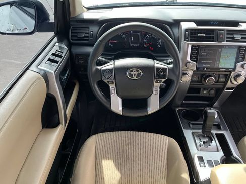 Used 2020 Toyota 4Runner SR5 AWD/4WD image 9