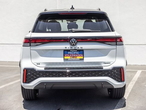 New 2026 Volkswagen Tiguan SE R-Line image 4
