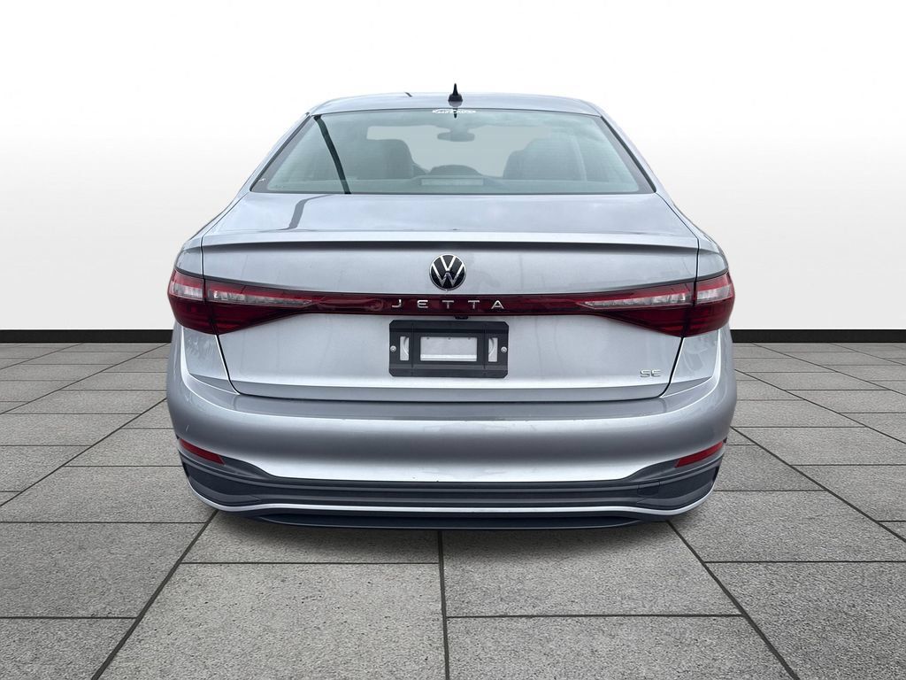 Used 2025 Volkswagen Jetta SE FWD image 4