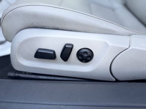 Used 2010 Volkswagen Eos Komfort FWD image 11