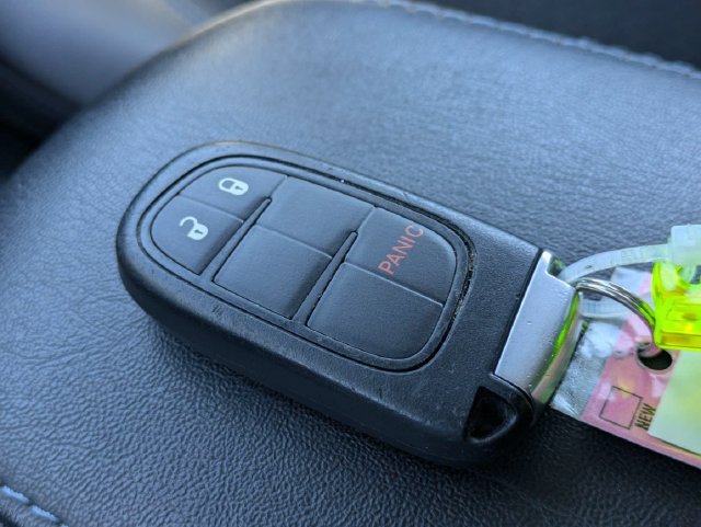 Used 2019 Jeep Cherokee Latitude Plus FWD image 29