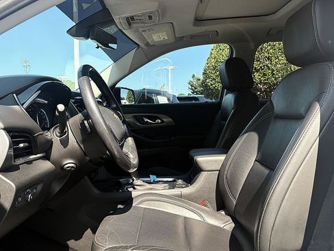 Used 2020 Chevrolet Traverse Premier w/ Redline Edition FWD image 8