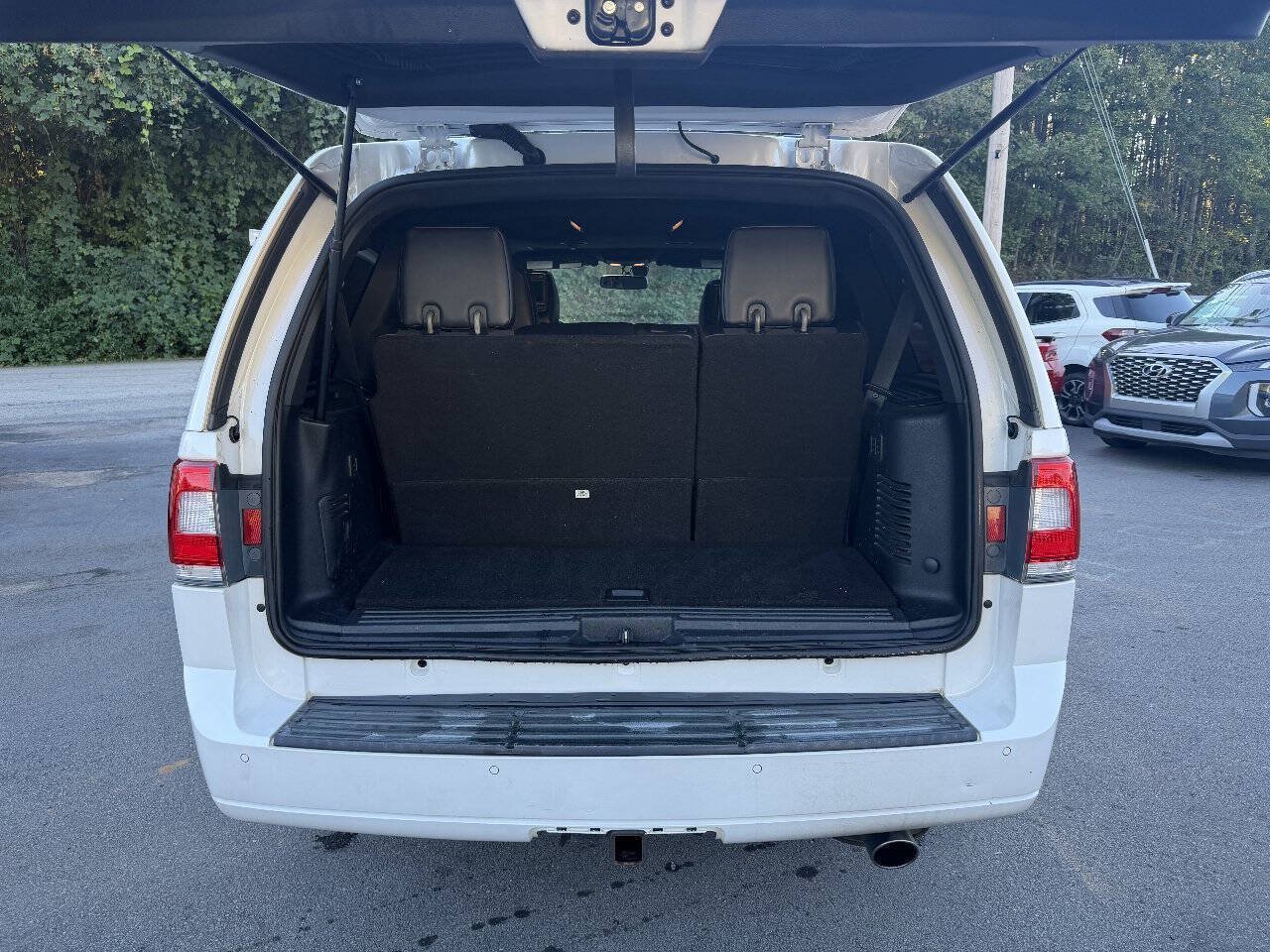 Used 2015 Lincoln Navigator 2WD image 7