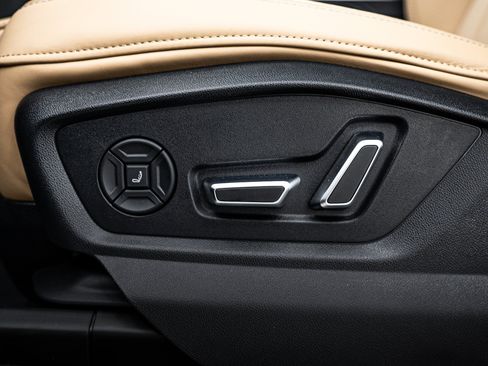 New 2025 Audi Q8 Prestige image 12