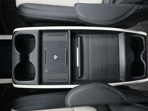 Used 2025 Honda Odyssey Elite image 37