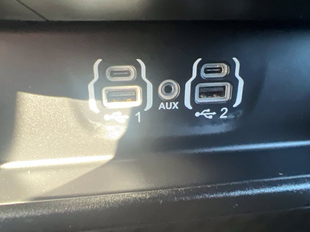 Used 2023 RAM 1500 Laramie AWD/4WD image 27