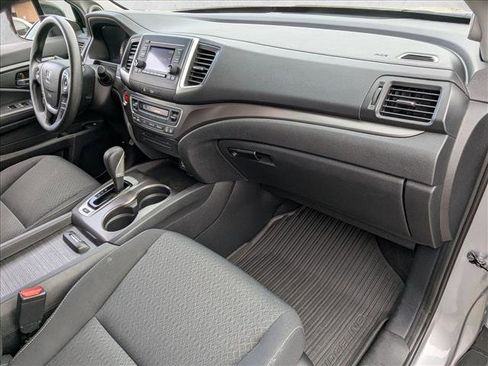 Used 2017 Honda Ridgeline RT image 18
