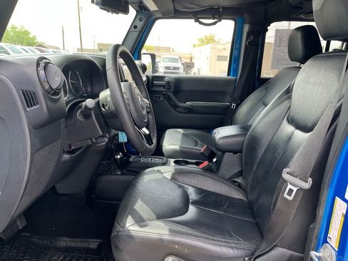 Used 2014 Jeep Wrangler Unlimited Sahara AWD/4WD image 11