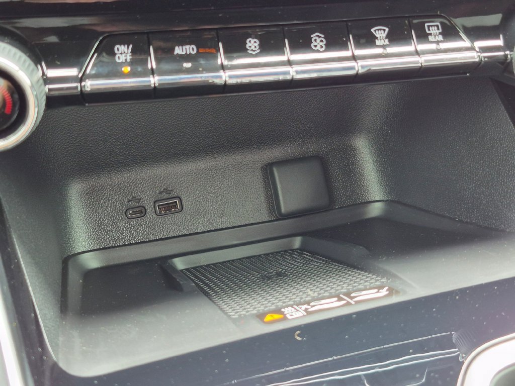 New 2026 Chevrolet Traverse RS w/ LPO, Floor Liner Package FWD image 19