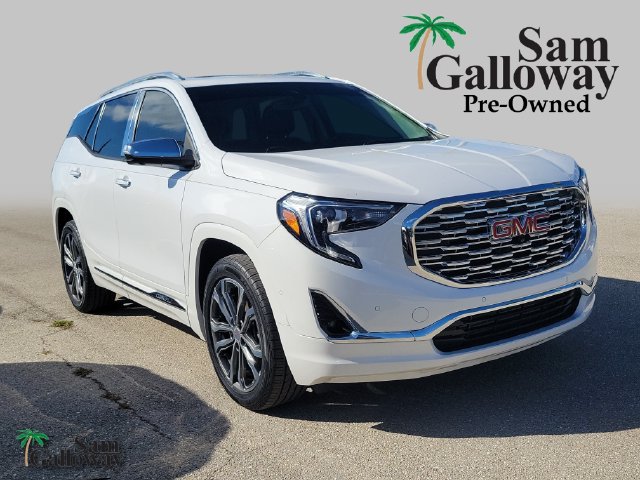 Used 2020 GMC Terrain Denali w/ Denali Premium Package FWD image 1