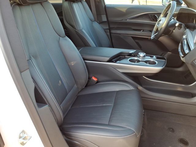 Certified 2025 Cadillac Lyriq Luxury AWD/4WD image 22
