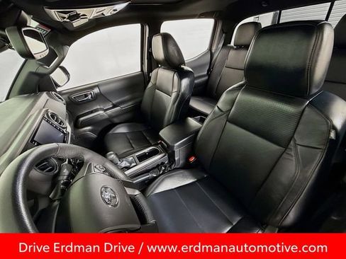 Used 2023 Toyota Tacoma TRD Off-Road w/ TRD Premium Off Road Package image 5