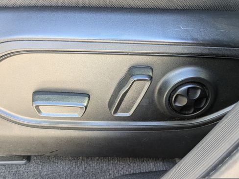 Used 2021 Jeep Grand Cherokee L Laredo w/ Luxury Tech Group I image 21