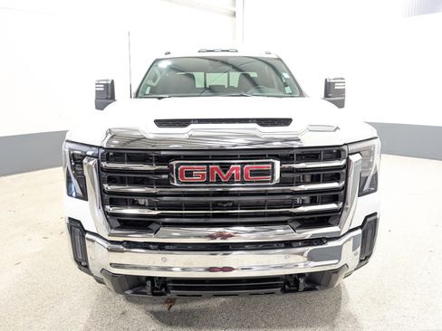 Used 2025 GMC Sierra 3500 SLT w/ SLT Premium Package image 8