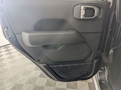 Used 2023 Jeep Gladiator Overland image 26