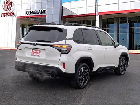 Used 2025 Subaru Forester Limited image 7