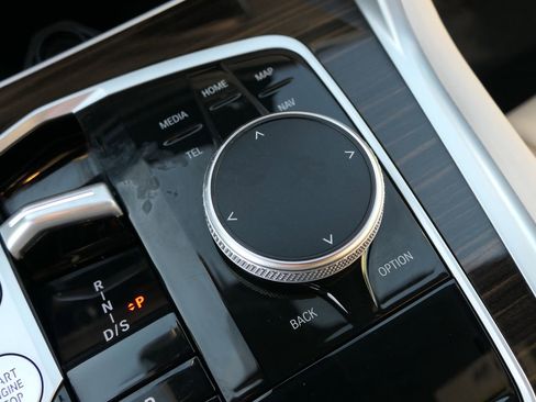 Used 2024 BMW X6 xDrive40i w/ Premium Package image 22