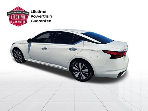 Used 2019 Nissan Altima 2.5 SV image 3