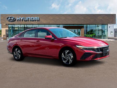 New 2025 Hyundai Elantra Limited image 10