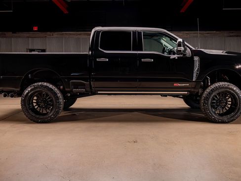 Used 2024 Ford F250 Limited image 11