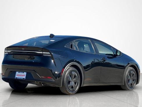 Used 2023 Toyota Prius Prime SE image 5