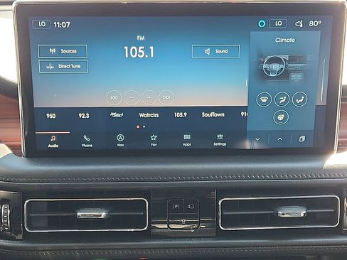 Used 2022 Lincoln Nautilus Reserve image 17