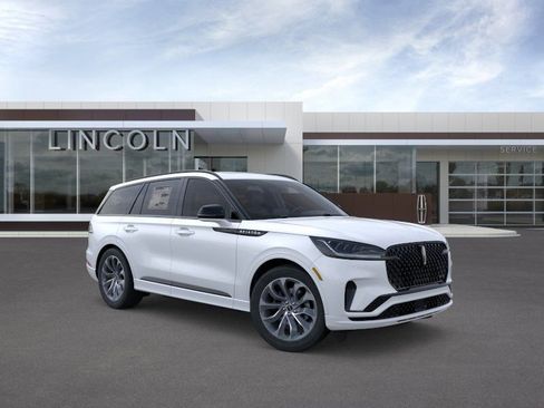 New 2026 Lincoln Aviator 2WD w/ Jet Appearance Package image 7